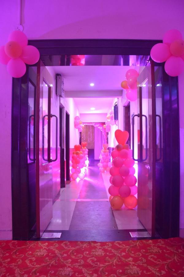 Hotel Royal Regency Bori  Ngoại thất bức ảnh