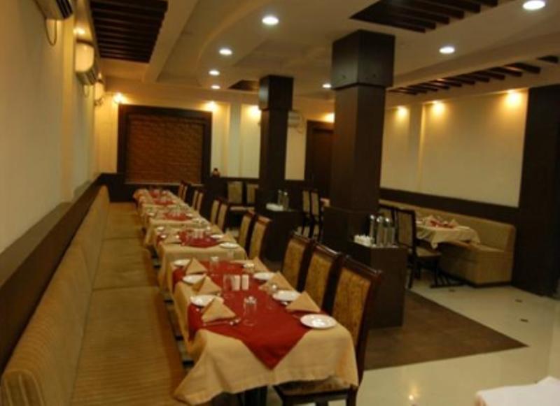 Hotel Royal Regency Bori  Ngoại thất bức ảnh