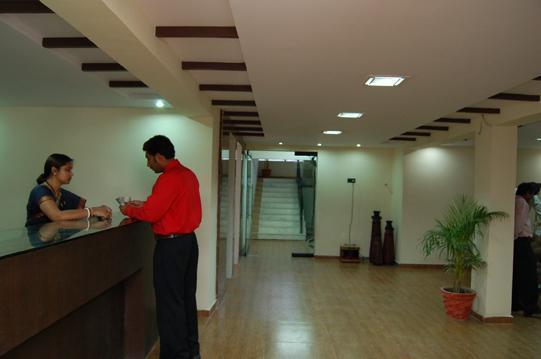 Hotel Royal Regency Bori  Ngoại thất bức ảnh
