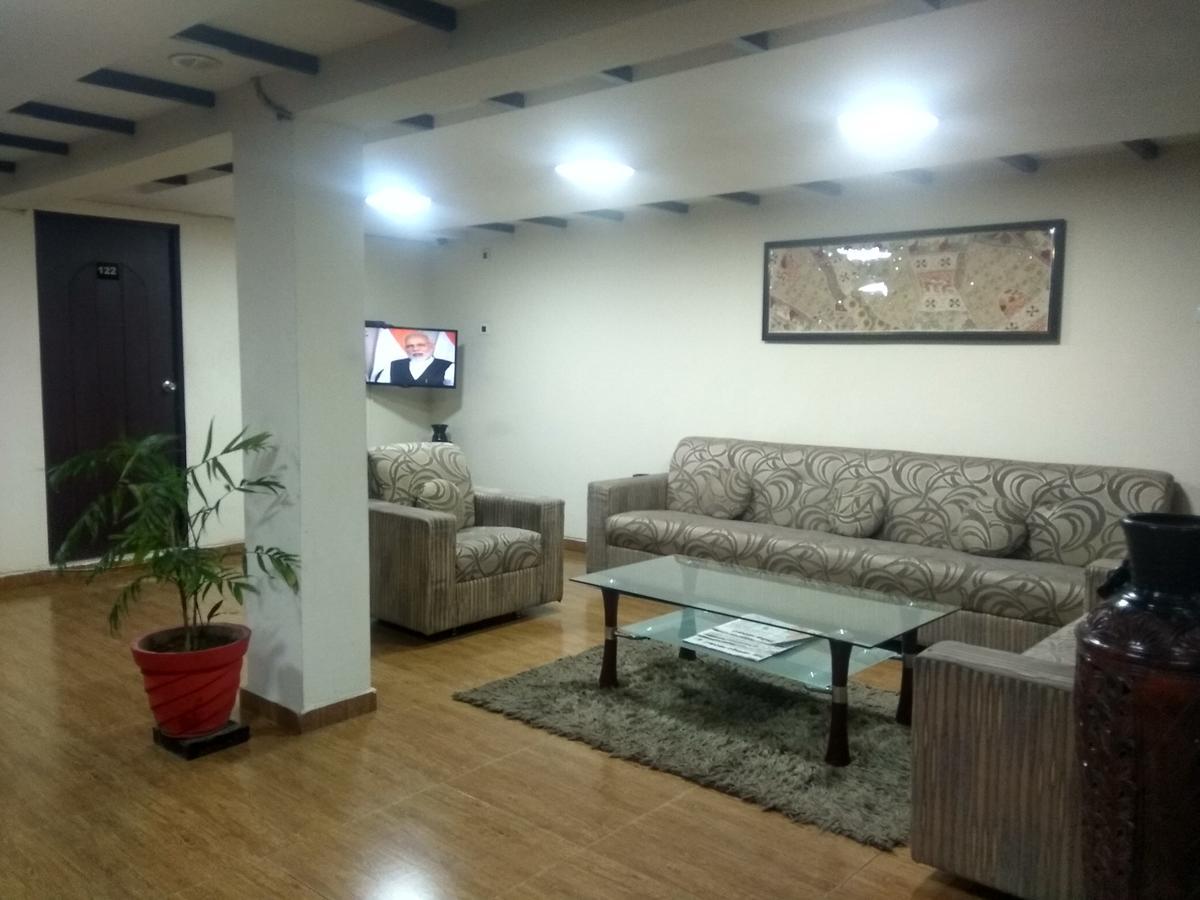 Hotel Royal Regency Bori  Ngoại thất bức ảnh