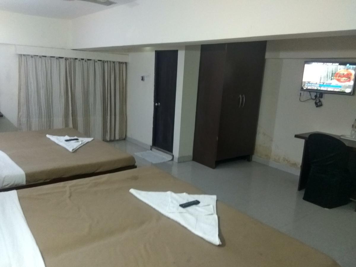 Hotel Royal Regency Bori  Ngoại thất bức ảnh