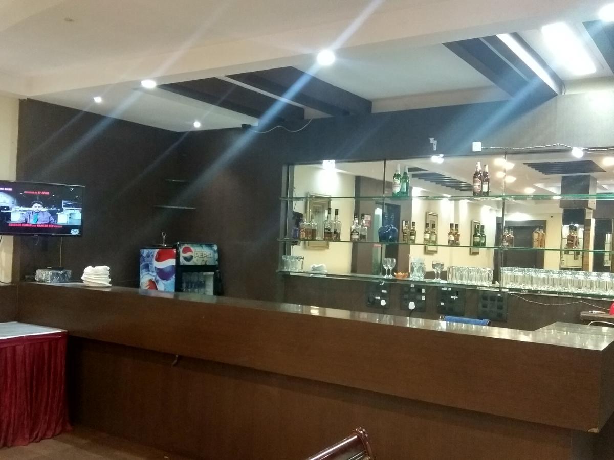 Hotel Royal Regency Bori  Ngoại thất bức ảnh
