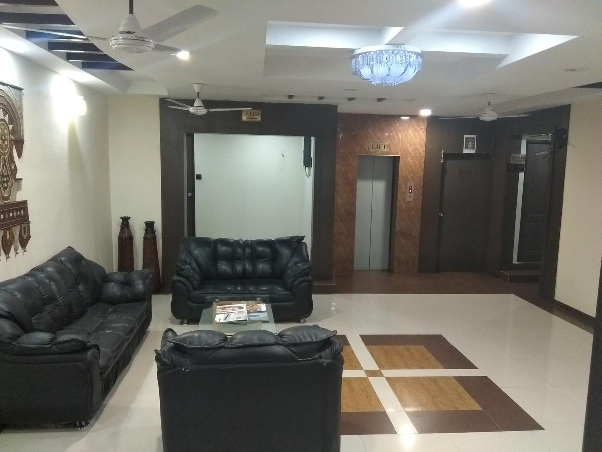 Hotel Royal Regency Bori  Ngoại thất bức ảnh