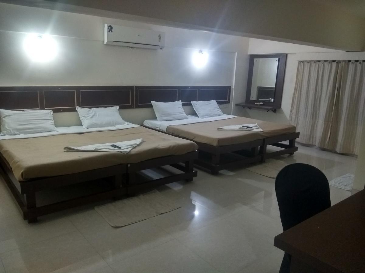 Hotel Royal Regency Bori  Ngoại thất bức ảnh