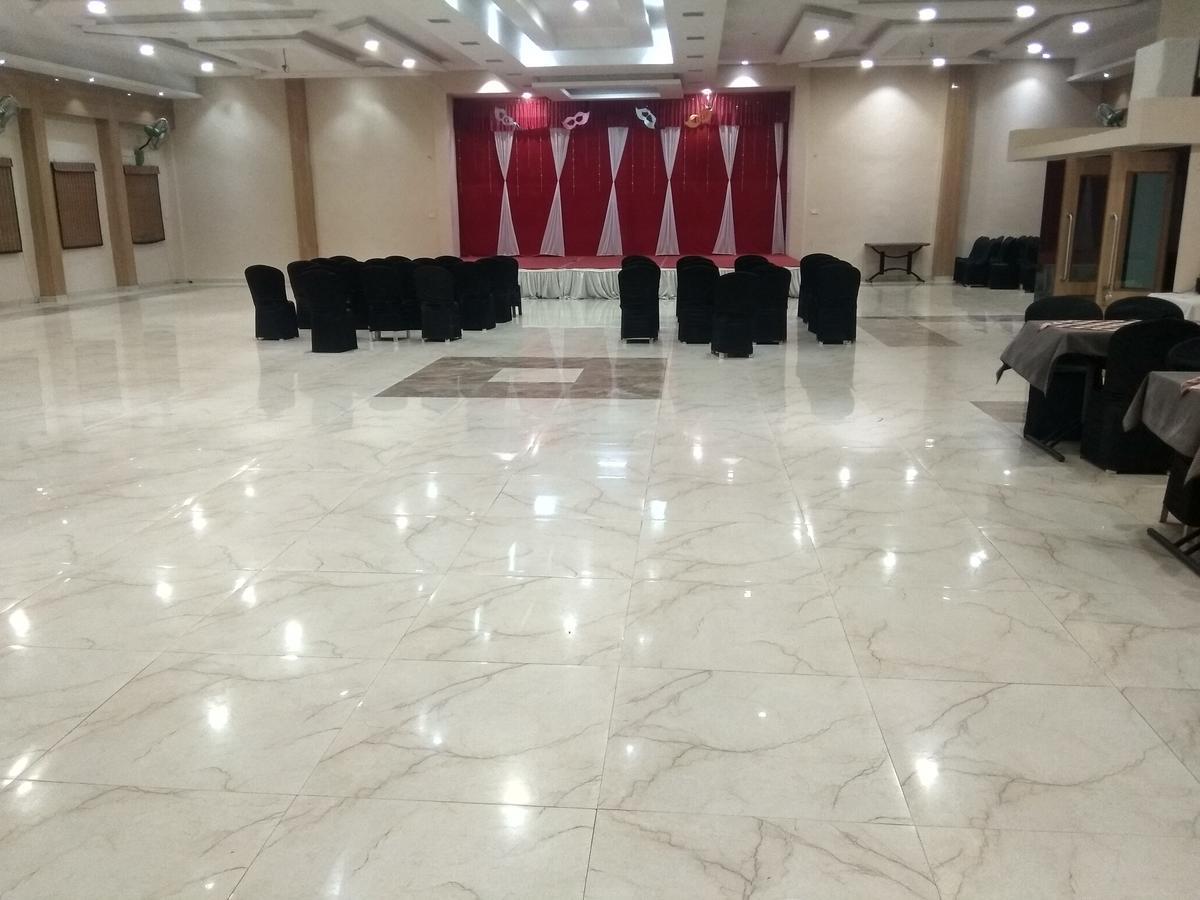 Hotel Royal Regency Bori  Ngoại thất bức ảnh