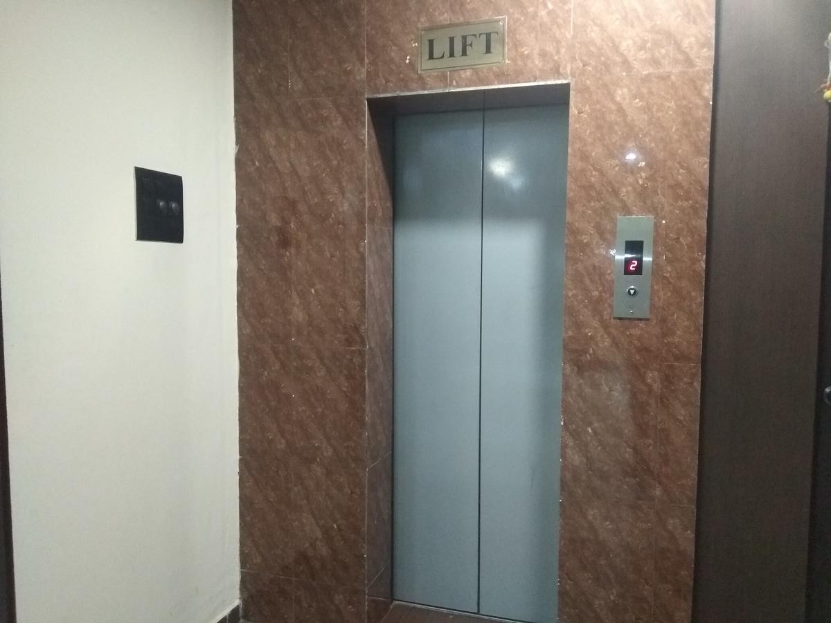 Hotel Royal Regency Bori  Ngoại thất bức ảnh