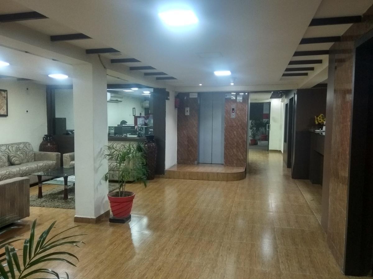 Hotel Royal Regency Bori  Ngoại thất bức ảnh