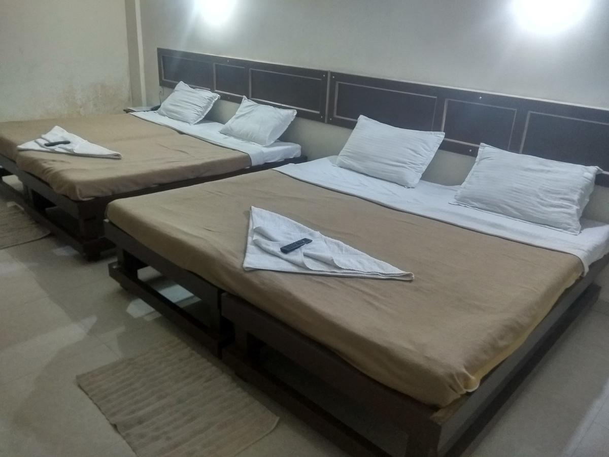 Hotel Royal Regency Bori  Ngoại thất bức ảnh