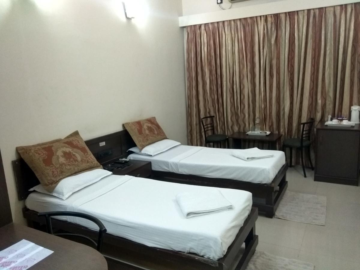 Hotel Royal Regency Bori  Ngoại thất bức ảnh
