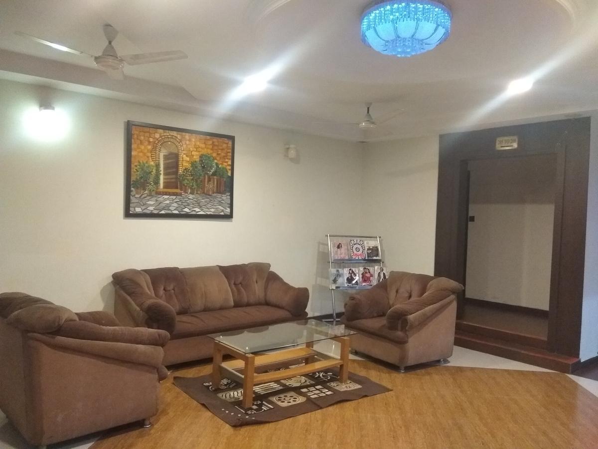 Hotel Royal Regency Bori  Ngoại thất bức ảnh